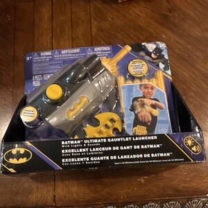 DC Batman Ultimate Gauntlet Launcher 2024 with Lights & Sounds, 3 Darts